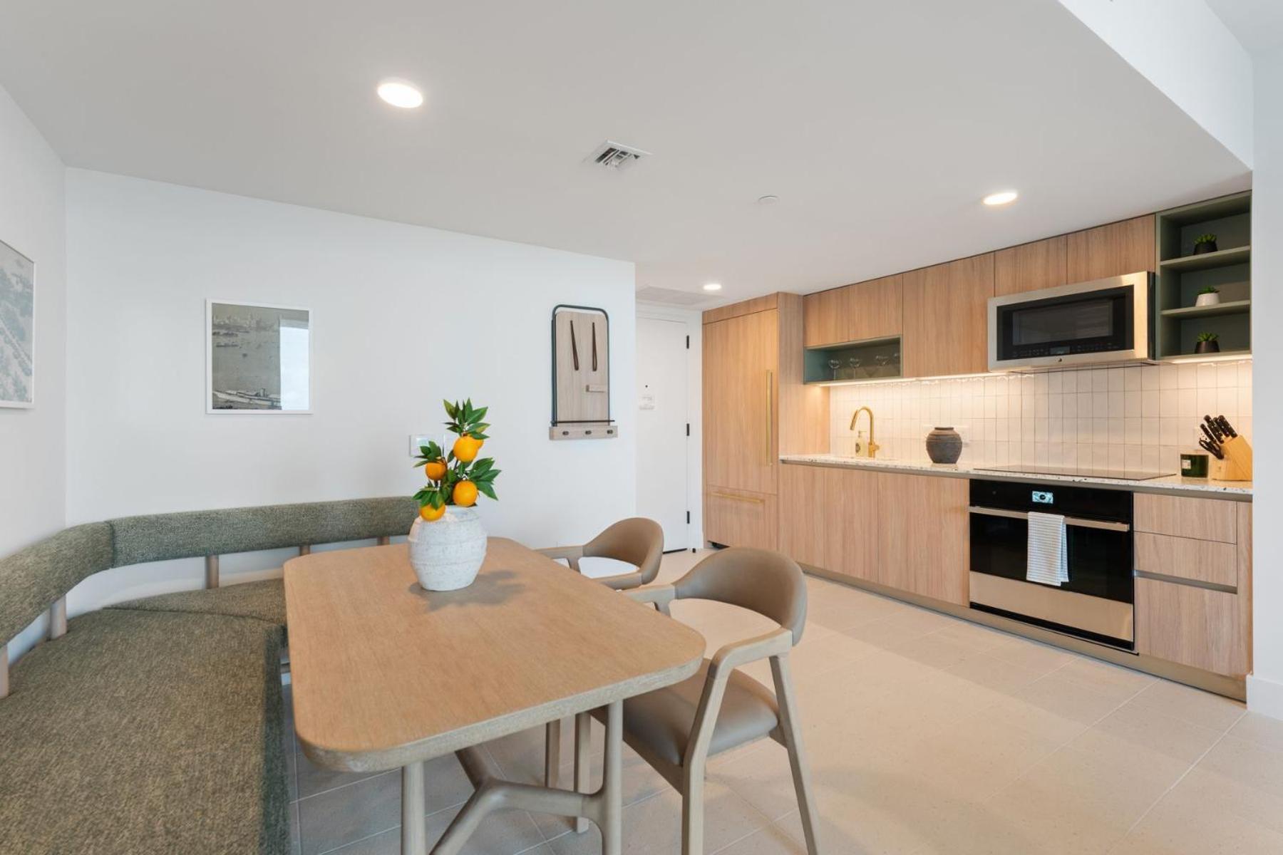 Apartment 601 Residences High Floor 1br Downtown