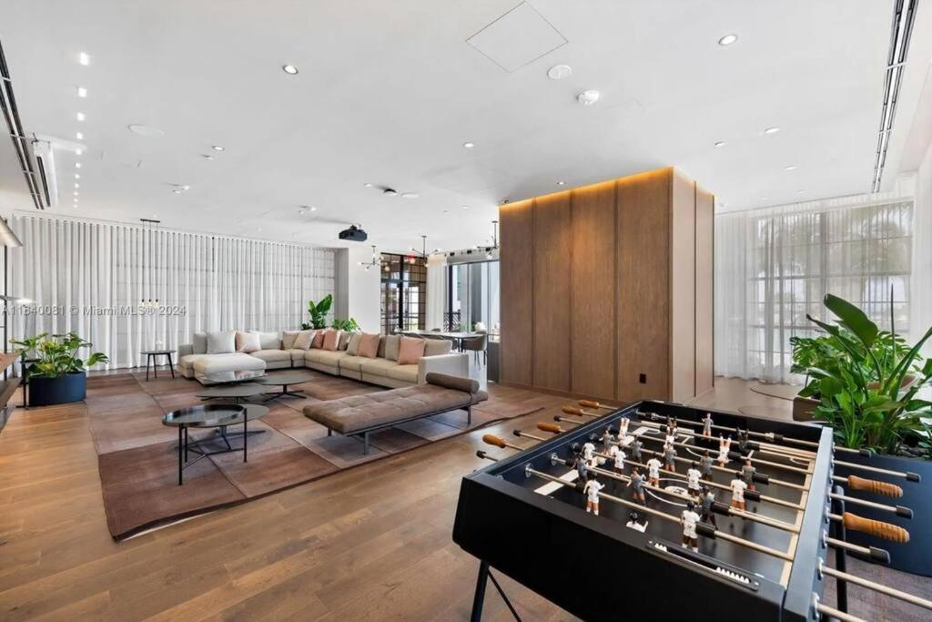 601 Residences High Floor 1br Downtown