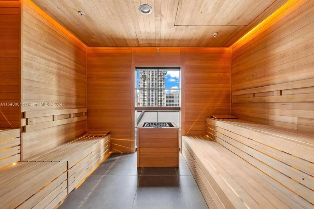 Apartment 601 Residences High Floor 1br Downtown
